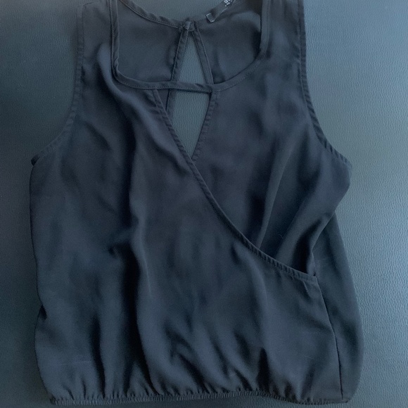 Guess Open Back, Sleeveless Keyhole Top, Size Small - Picture 1 of 2